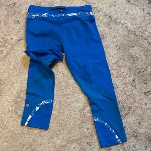 lululemon athletica Blue Cropped Leggings with White Accent. Like new